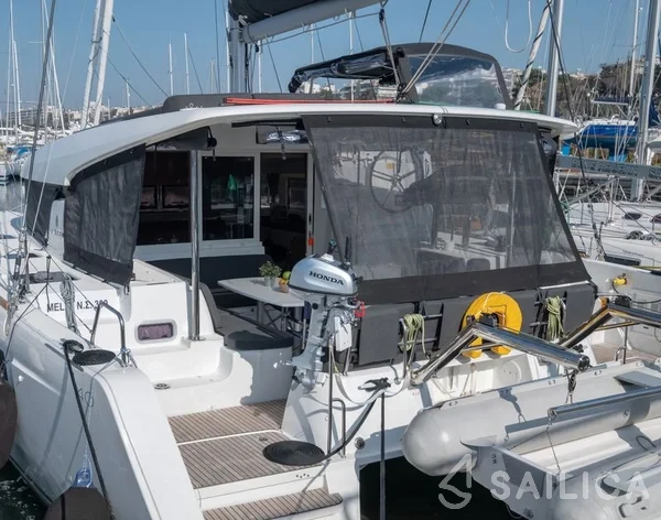 Lagoon 40 - Yacht Charter Sailica