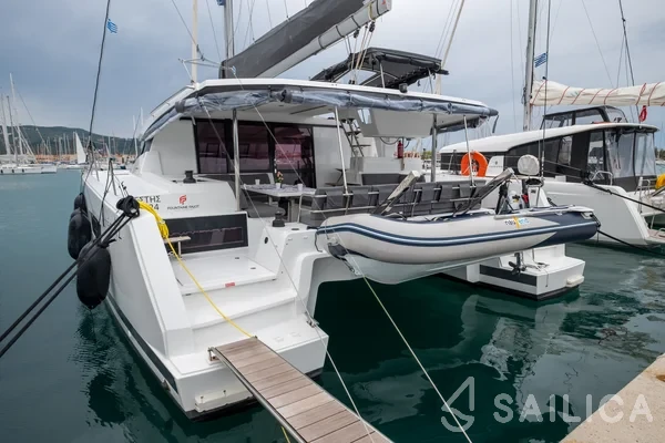 Astréa 42 - Yacht Charter Sailica