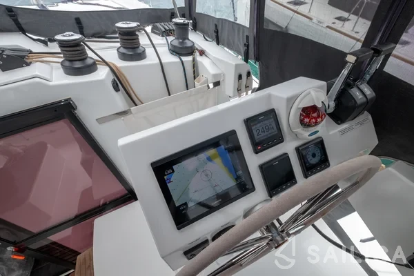 Astréa 42 - Yacht Charter Sailica