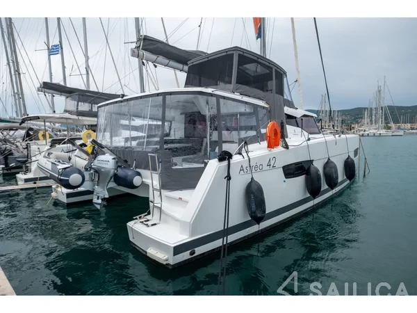 Astréa 42 - Yacht Charter Sailica
