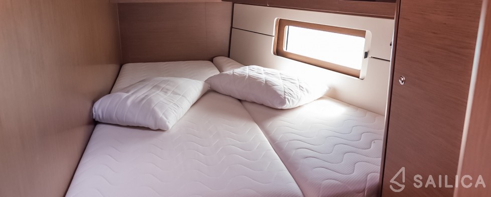 Oceanis 46.1 - Yacht Charter Sailica
