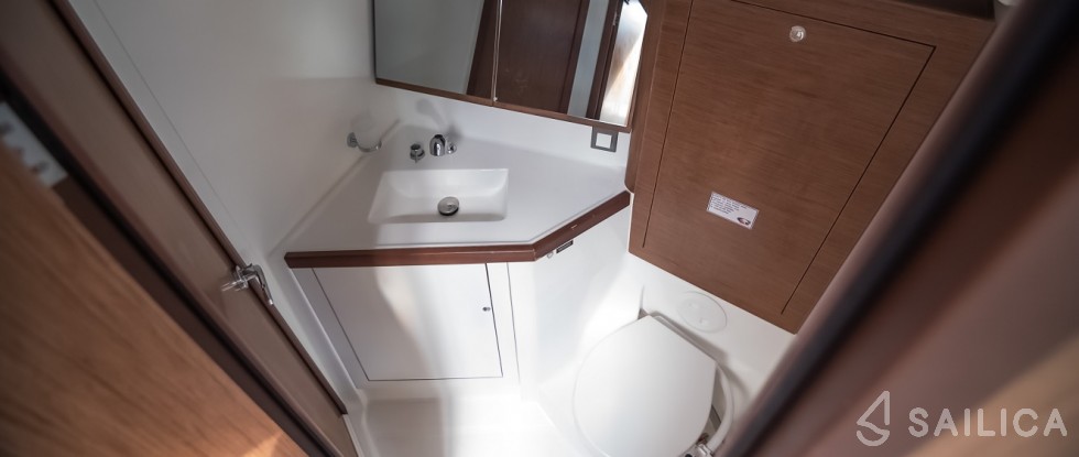 Oceanis 46.1 - Yacht Charter Sailica