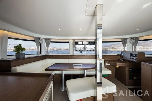 Lagoon 42 - Yacht Charter Sailica