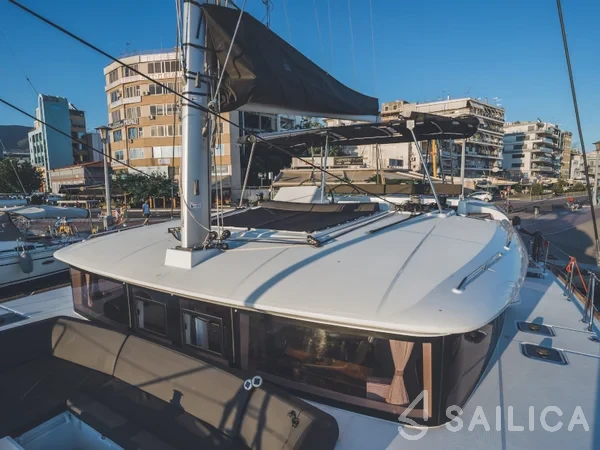 Lagoon 450  Flybridge - Yacht Charter Sailica