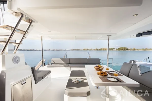 Elba 45 - Yacht Charter Sailica