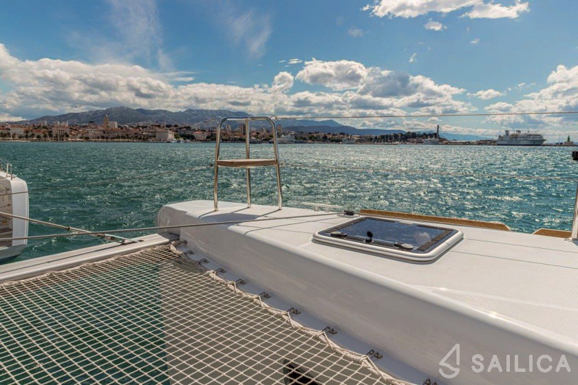 Lagoon 40 - Yacht Charter Sailica