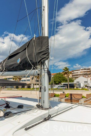Lagoon 40 - Yacht Charter Sailica