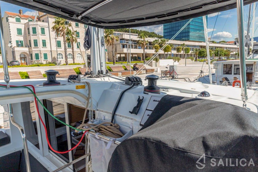 Lagoon 40 - Yacht Charter Sailica