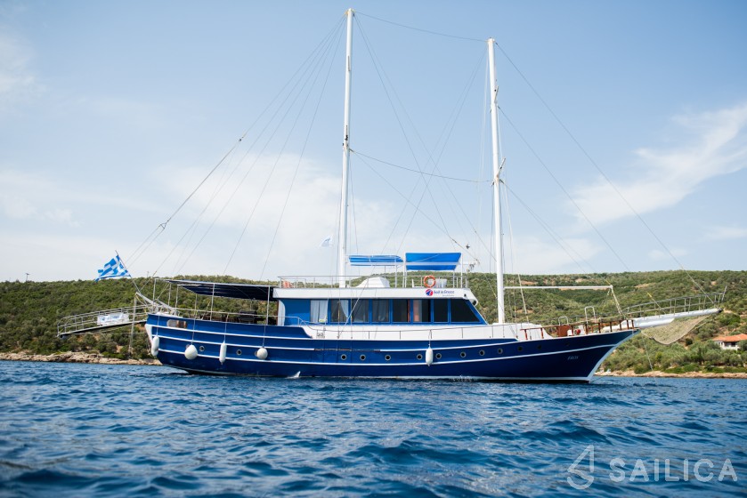 Gulet - Yacht Charter Sailica