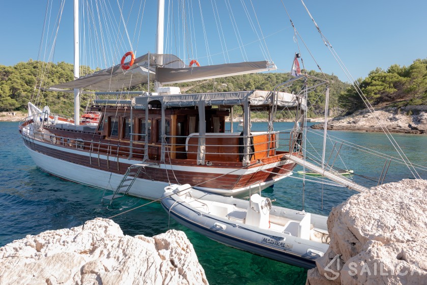 Gulet - Yacht Charter Sailica