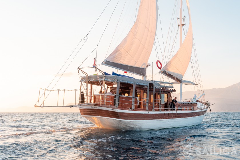 Gulet - Yacht Charter Sailica