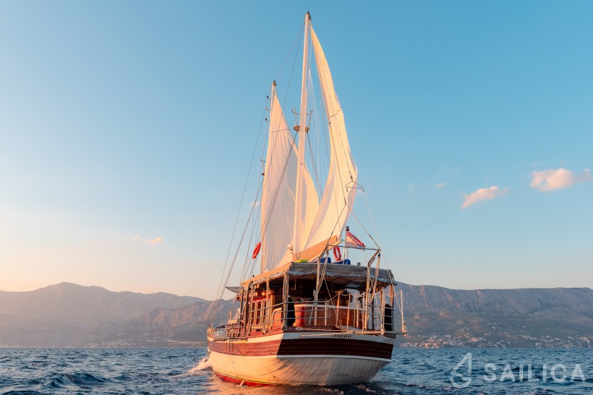Gulet - Yacht Charter Sailica