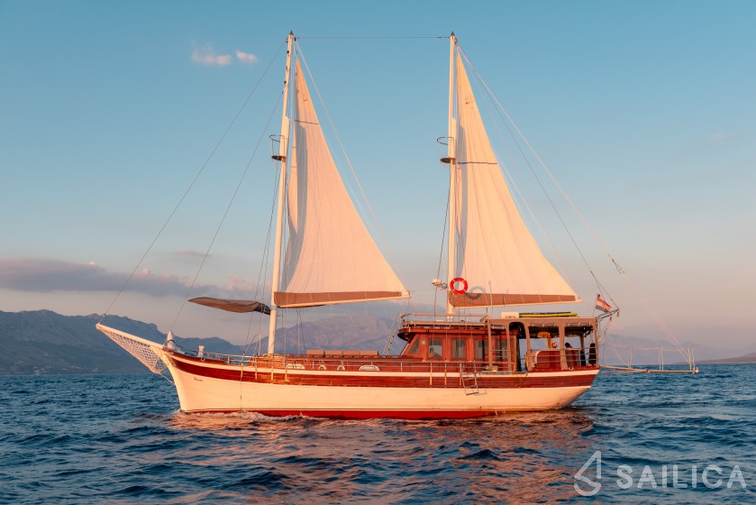 Gulet - Yacht Charter Sailica