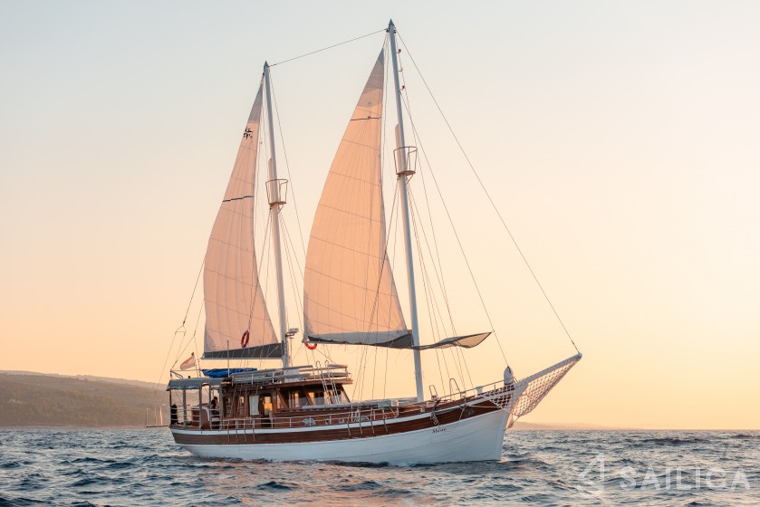 Gulet - Yacht Charter Sailica