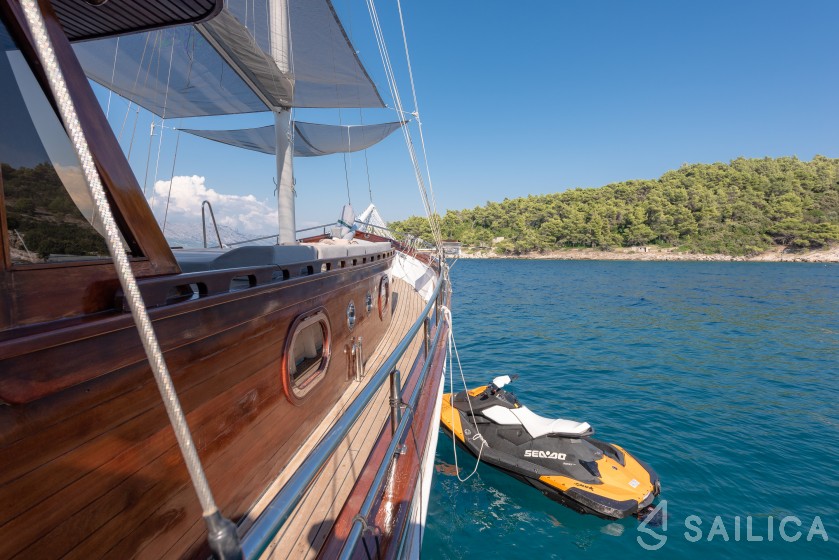 Gulet - Yacht Charter Sailica