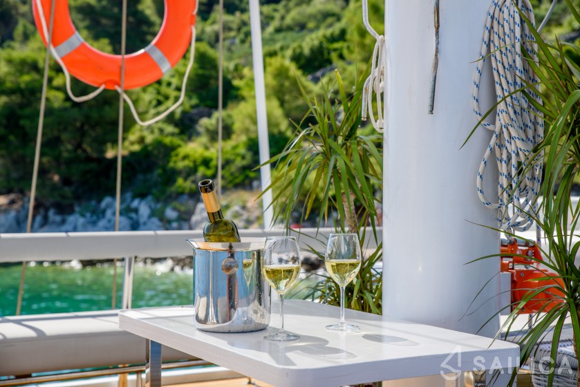 Gulet - Yacht Charter Sailica