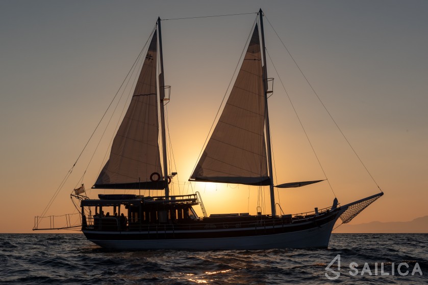 Gulet - Yacht Charter Sailica
