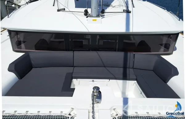 Lagoon 450  Flybridge - Yacht Charter Sailica