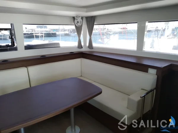 Lagoon 450  Flybridge - Yacht Charter Sailica