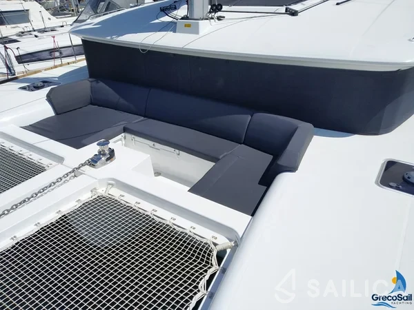Lagoon 450  Flybridge - Yacht Charter Sailica