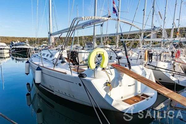 First 40.7 - Yacht Charter Sailica