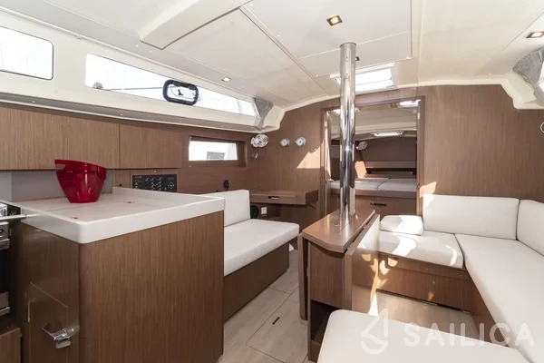 Oceanis 41.1 - Yacht Charter Sailica