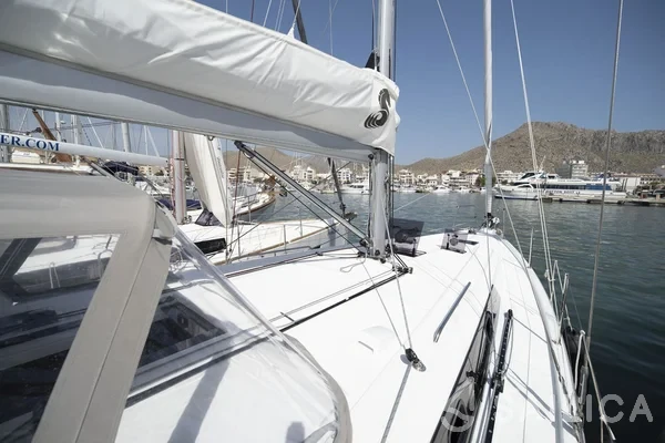 Oceanis 41.1 - Yacht Charter Sailica