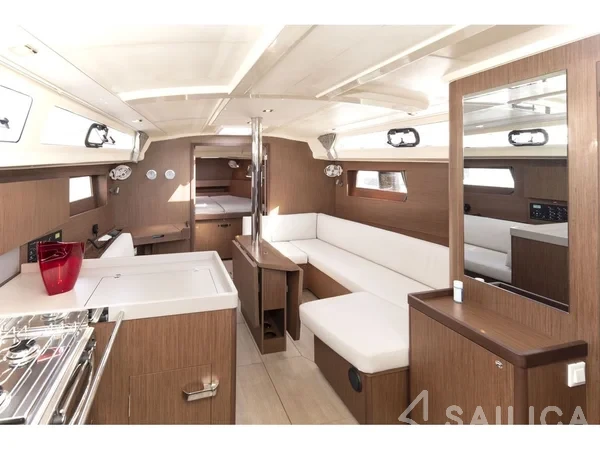 Oceanis 41.1 - Yacht Charter Sailica
