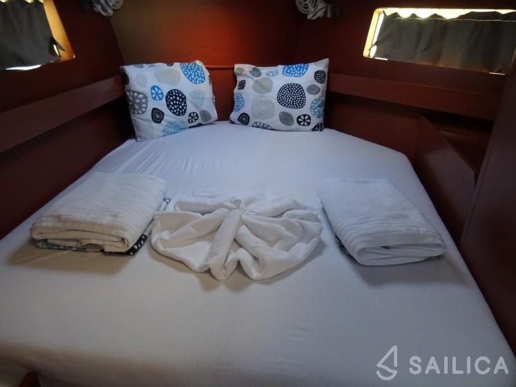 Oceanis 41.1 - Yacht Charter Sailica