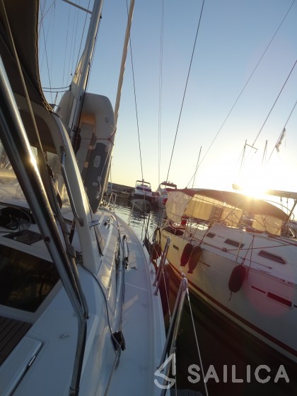 Oceanis 41.1 - Yacht Charter Sailica