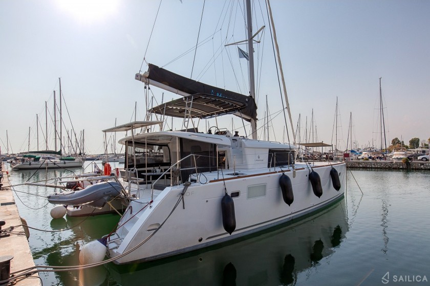Lagoon 450  Flybridge - Yacht Charter Sailica