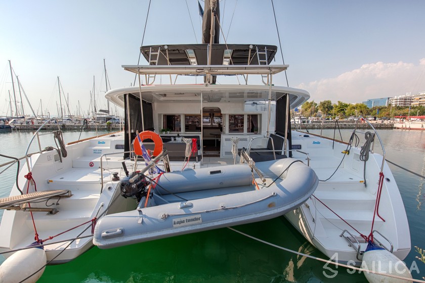 Lagoon 450  Flybridge - Yacht Charter Sailica