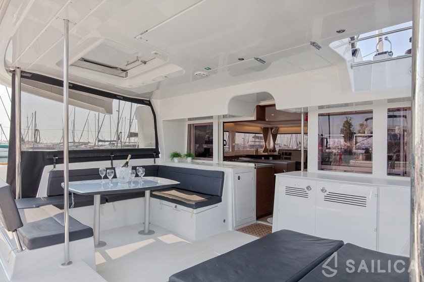 Lagoon 450  Flybridge - Yacht Charter Sailica