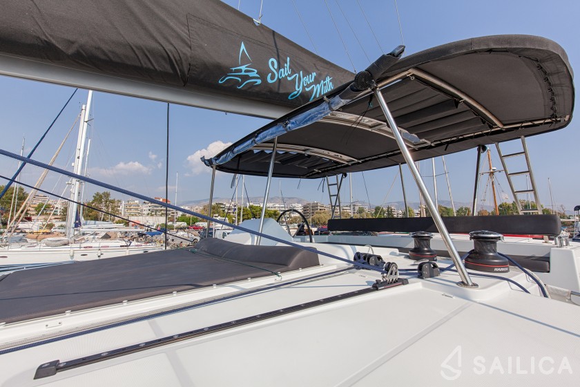 Lagoon 450  Flybridge - Yacht Charter Sailica