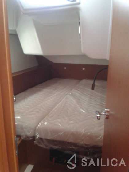 Oceanis 41 - Yacht Charter Sailica