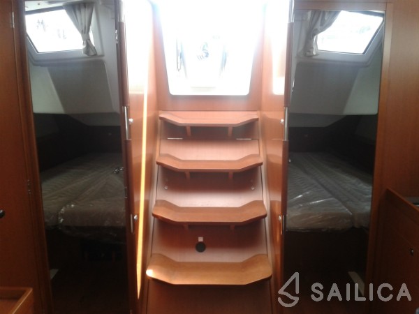Oceanis 41 - Yacht Charter Sailica