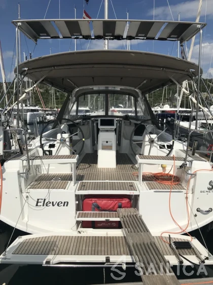 Oceanis 38.1 - Yacht Charter Sailica