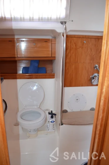 Bavaria 46 Cruiser - Yacht Charter Sailica