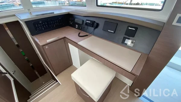 Bali 4.8  - Yacht Charter Sailica