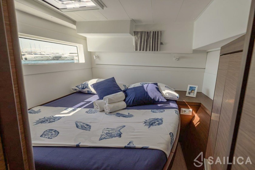 Lagoon 40 - Yacht Charter Sailica