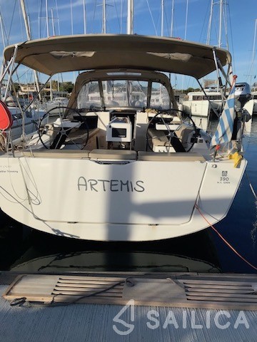Dufour 390 Grand Large - Yacht Charter Sailica