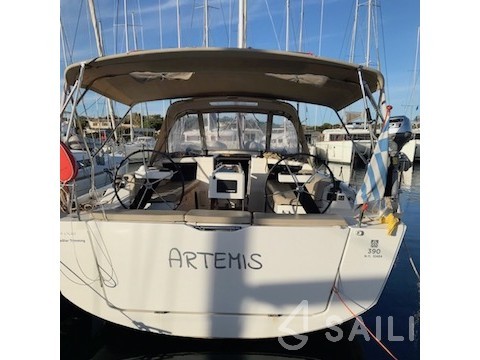 Dufour 390 Grand Large - Yacht Charter Sailica