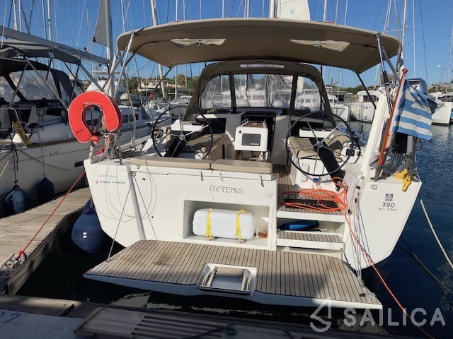 Dufour 390 Grand Large - Yacht Charter Sailica