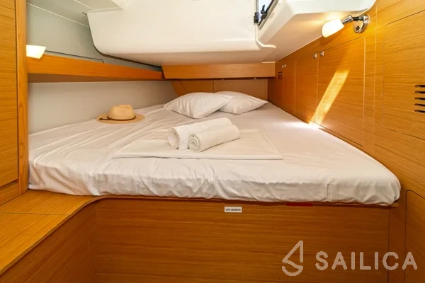 Dufour 460 GL - Yacht Charter Sailica