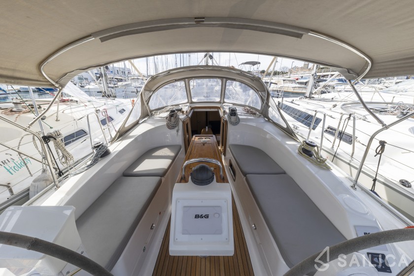 Bavaria Cruiser 34 Style - Yacht Charter Sailica