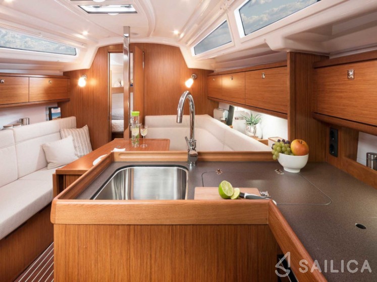 Bavaria Cruiser 34 Style - Yacht Charter Sailica
