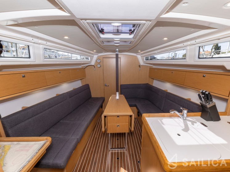 Bavaria Cruiser 34 Style - Yacht Charter Sailica