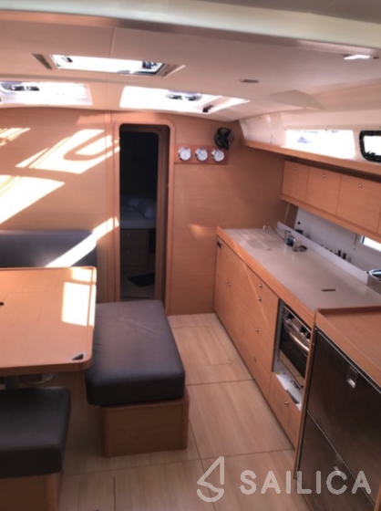 Dufour 460 GL - Yacht Charter Sailica