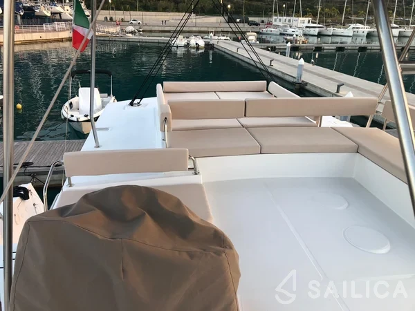 Bali 4.8  - Yacht Charter Sailica