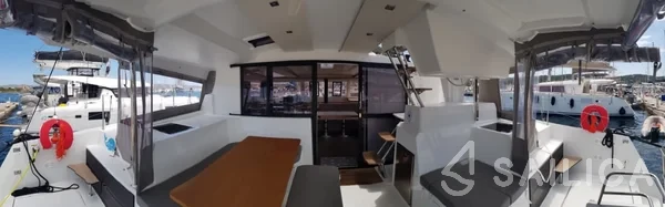 Astréa 42 - Yacht Charter Sailica